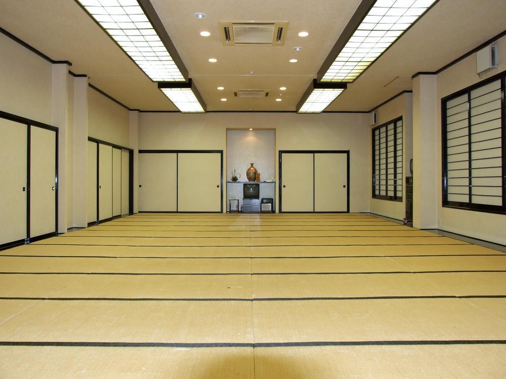 Hotel Uguisu Shizukuishi Buitenkant foto