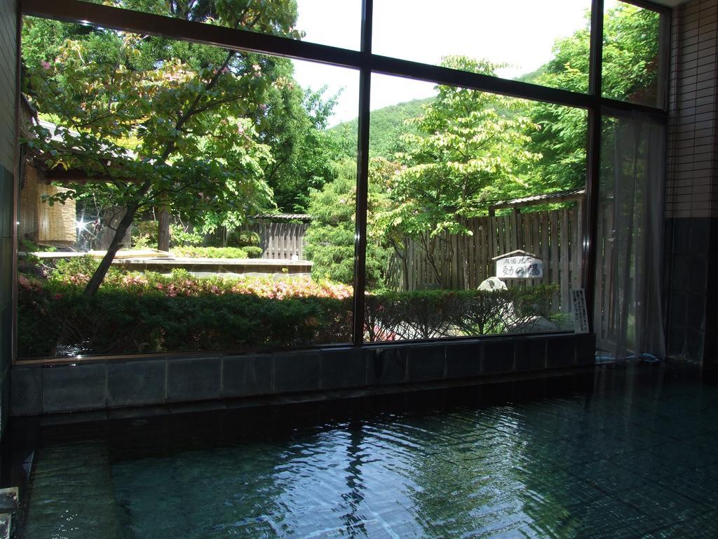Hotel Uguisu Shizukuishi Buitenkant foto